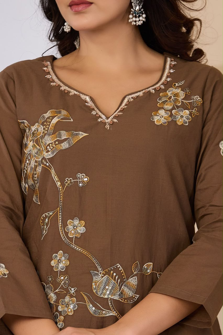 Elegant Floral Embroidered 3-Piece Suit Set (SWSK75)