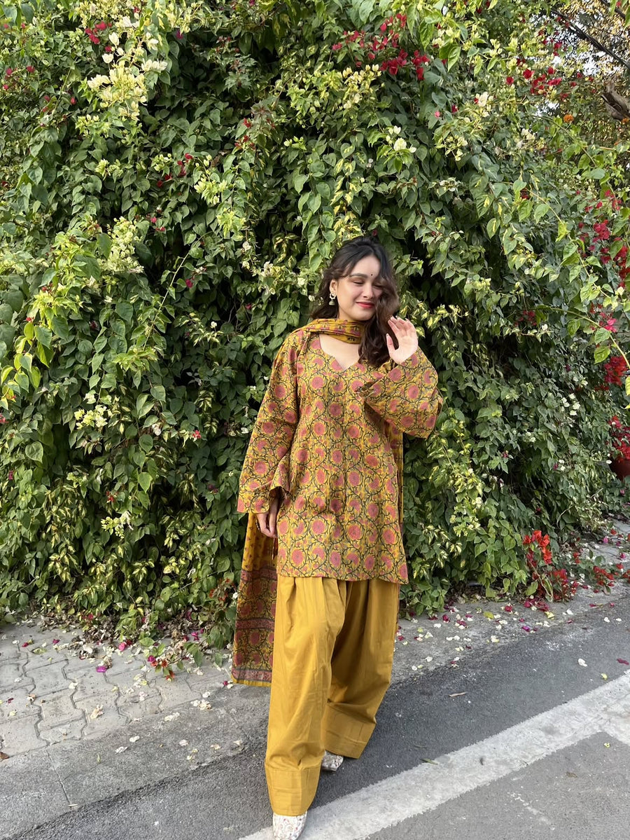 Women’s Premium Cotton Printed Kurta Pant & Dupatta Set – Mustard Floral Print (RD79)
