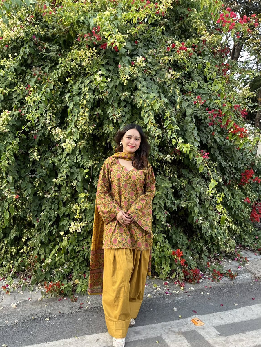 Women’s Premium Cotton Printed Kurta Pant & Dupatta Set – Mustard Floral Print (RD79)
