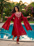 🌸 Elegant Embroidered Kurta Set with Flowing Dupatta ✨ (RRRD68)