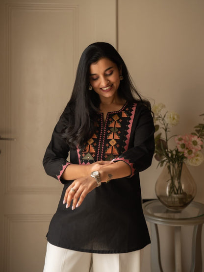 Beautiful Pure Cotton  top Pant set with beautiful embroidery work 💗(SWSK82)