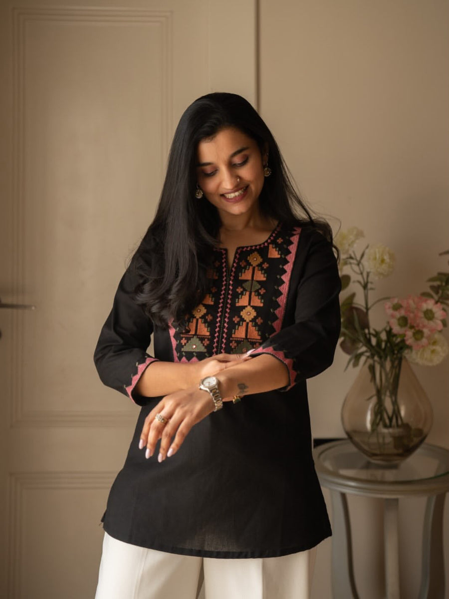 Beautiful Pure Cotton  top Pant set with beautiful embroidery work 💗(SWSK82)