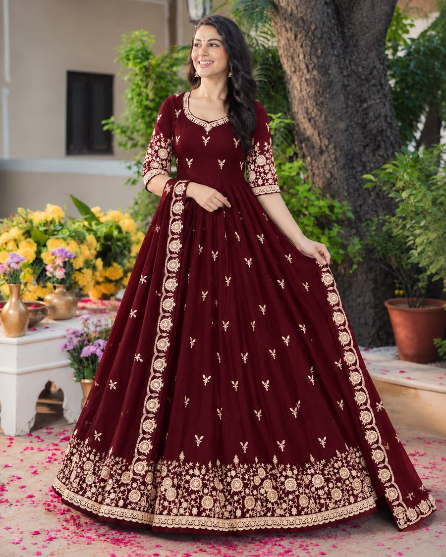 ✨ Elegant Anarkali Gown with Intricate Floral Embroidery 🌸 (RRRD69)