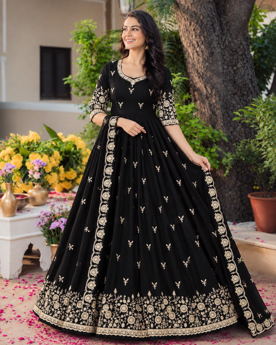 ✨ Elegant Anarkali Gown with Intricate Floral Embroidery 🌸 (RRRD69)