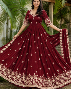 ✨ Elegant Anarkali Gown with Intricate Floral Embroidery 🌸 (RRRD69)