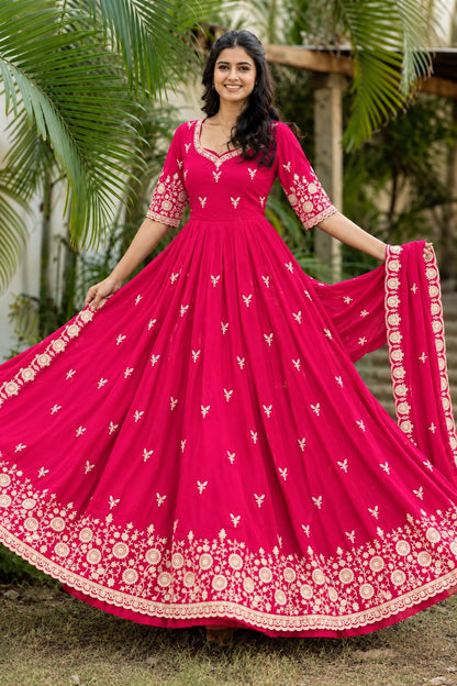 ✨ Elegant Anarkali Gown with Intricate Floral Embroidery 🌸 (RRRD69)