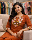 🧶work- embroidery 🪡 🪡 🪡 work on kurti front and pant and kurti border👗👗👗👗 (SWSK78)