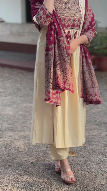 💞💞 Beautiful A-line Kurti with Original Mirror Work 🥰 🥰 (RD027)