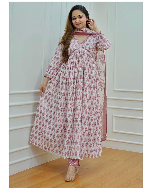 Beautiful cotton  Fabric Anarkali kurti Pant with dupatta 👗(SWRD04)
