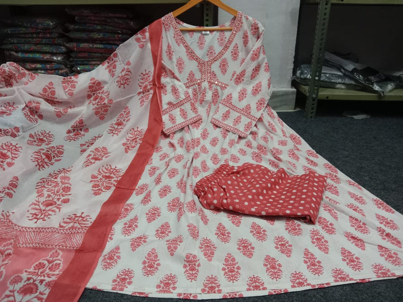 Beautiful cotton  Fabric Anarkali kurti Pant with dupatta 👗(SWRD04)
